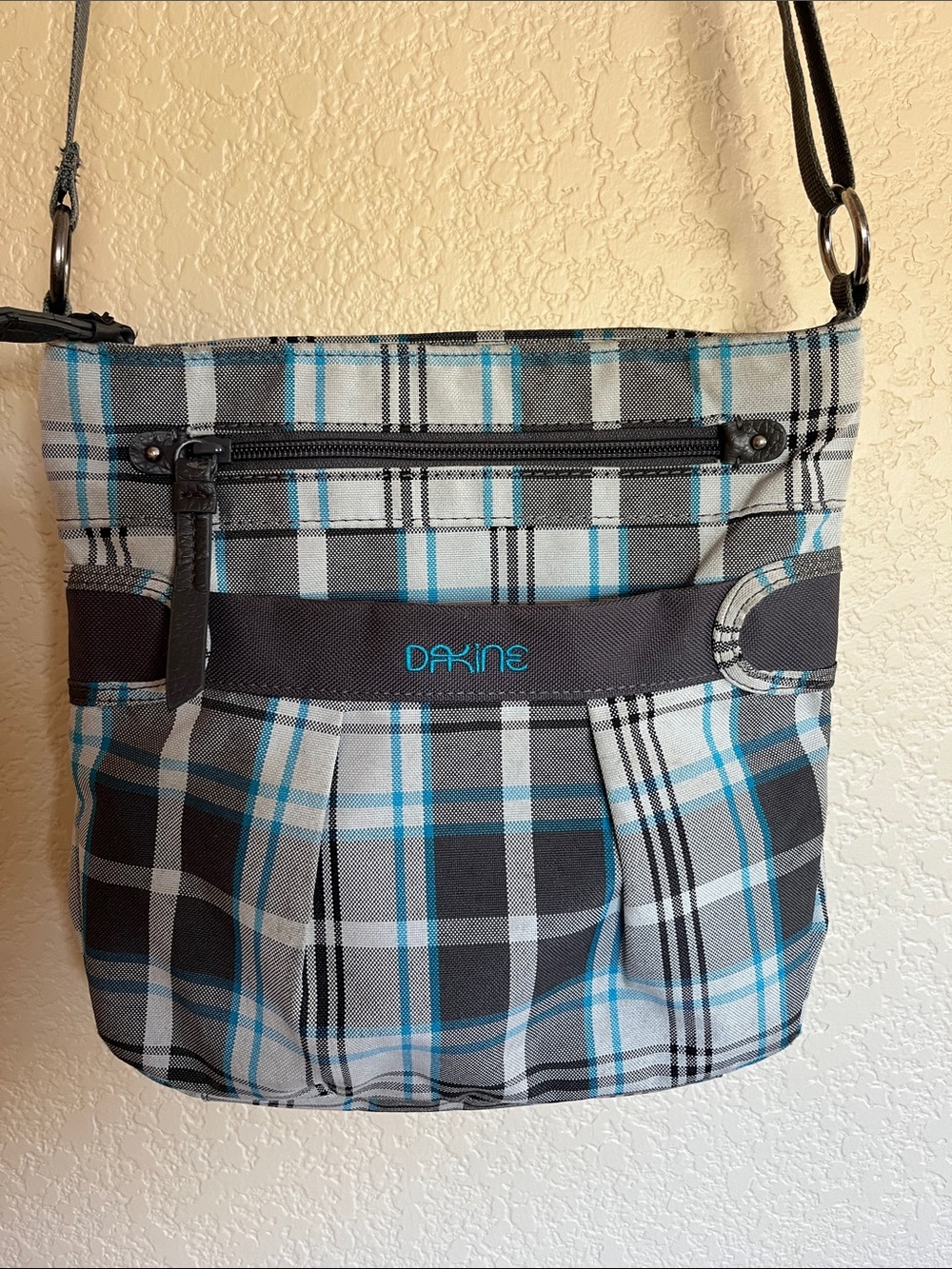 Dakine plaid crossbody